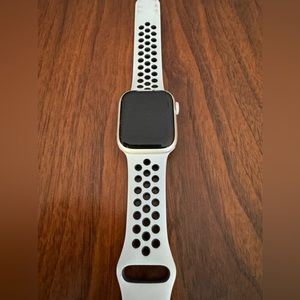 Apple Series 7 Nike Sport iWatch